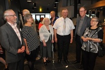 juhlat alkamassa, vielä ehtii vaihtaa kuulumisia
kuva Jorma Jylhä