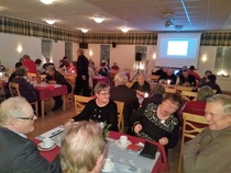 seurustelua pukkia odotellessa