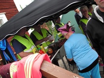 vipinää makkaranmyynnissä