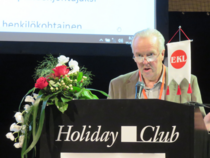 Markku Kainulainen pöntössä.