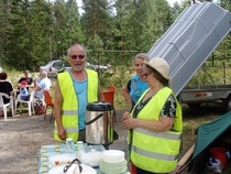 Toimitsijat paikalla Sangin toripäivänä 2016.
