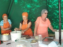 iloiset leipurit letun paistossa