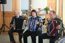 Harmonikkaesitys Paavo Pelkonen, Satu Pelkonen ja Antti Holappa