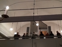 lauluryhmä harjoittelee
